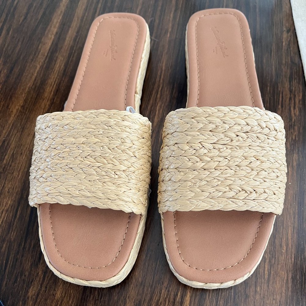 Universal Thread Straw Slip-on Sandals